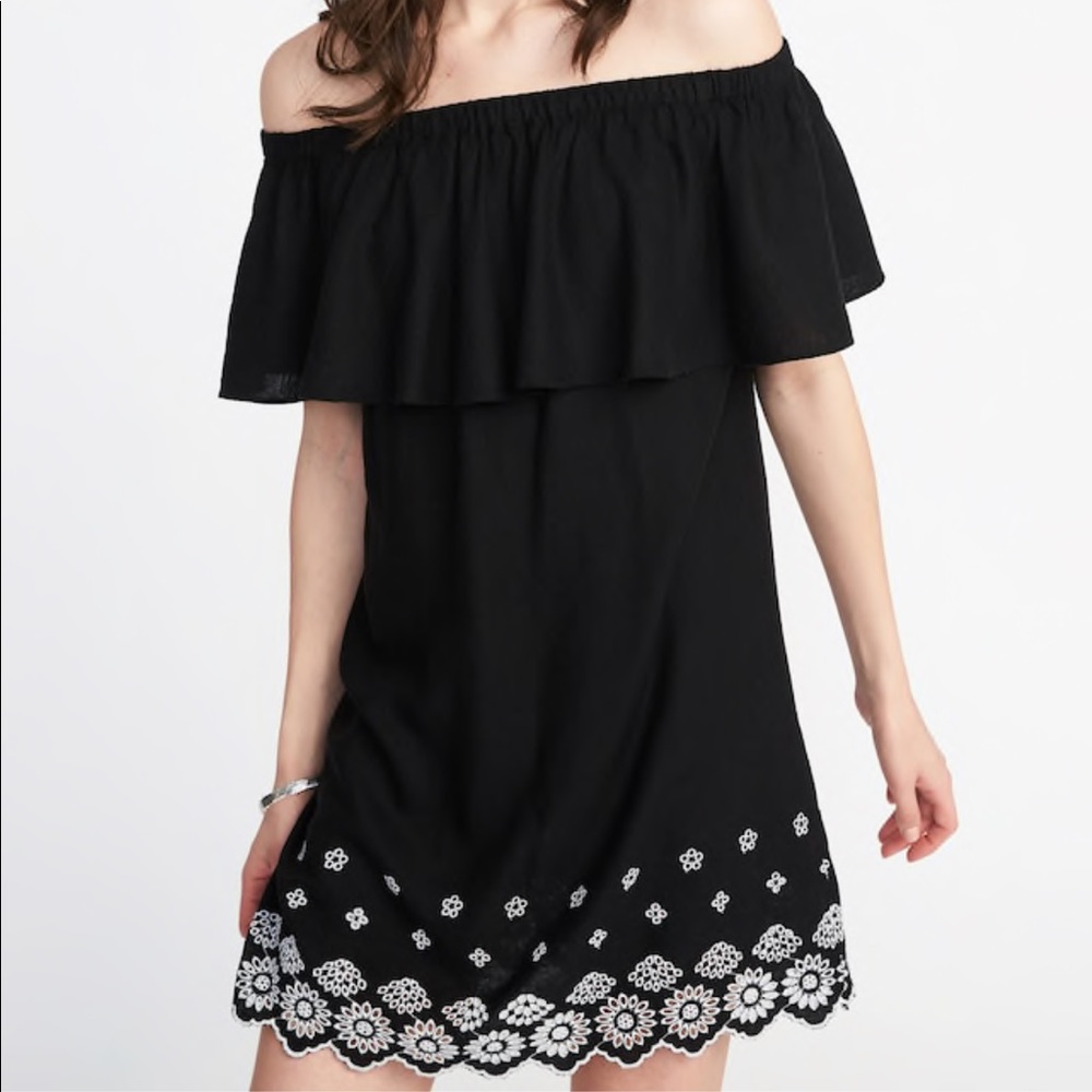 Off-the-Shoulder Cutwork Hem Linen Dress